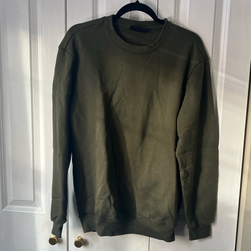 H&M crewneck sweatershirt olive